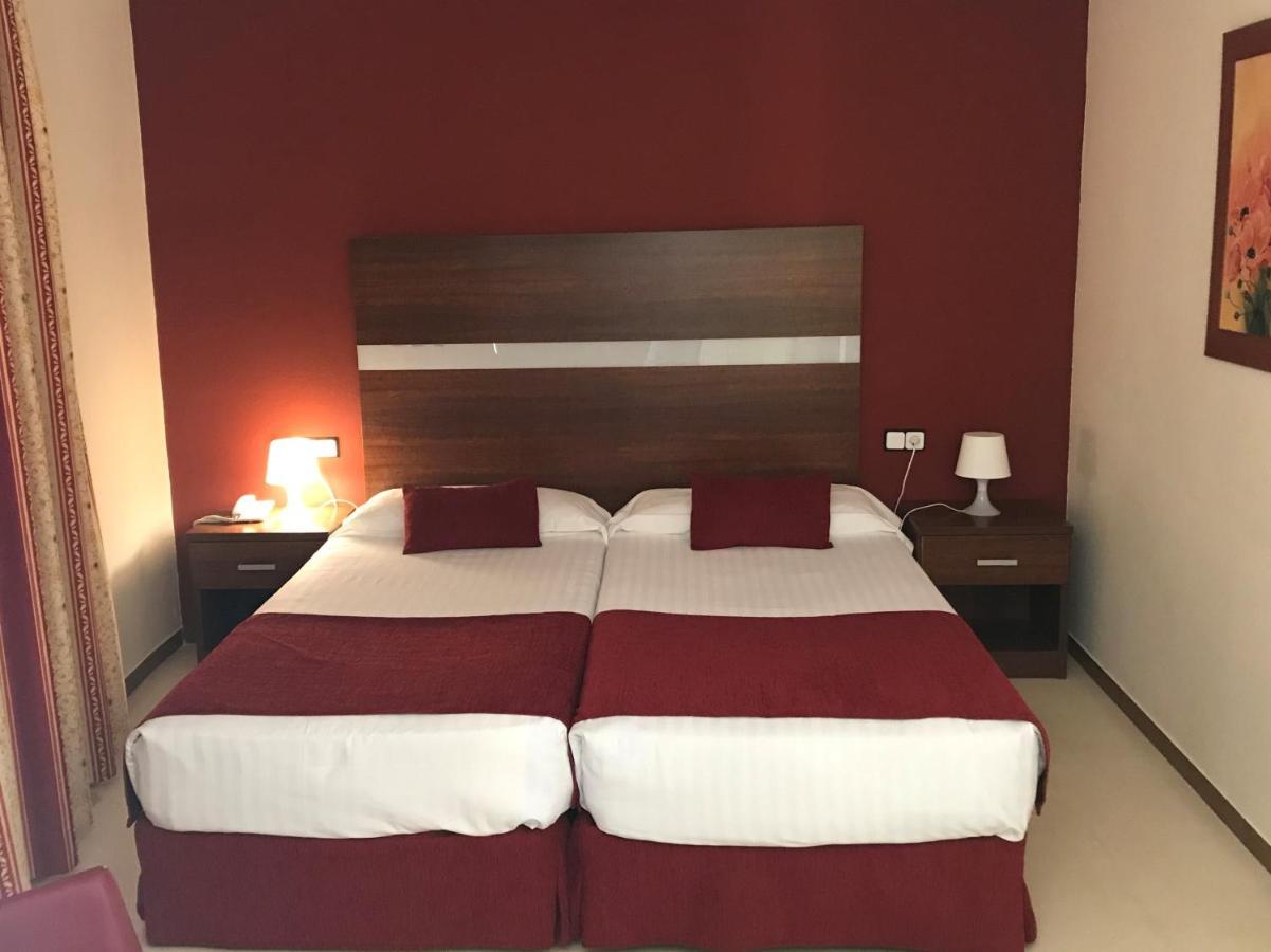 Hotel Jm Jardin De La Reina Guillena Εξωτερικό φωτογραφία