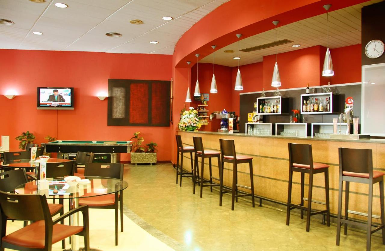 Hotel Jm Jardin De La Reina Guillena Εξωτερικό φωτογραφία