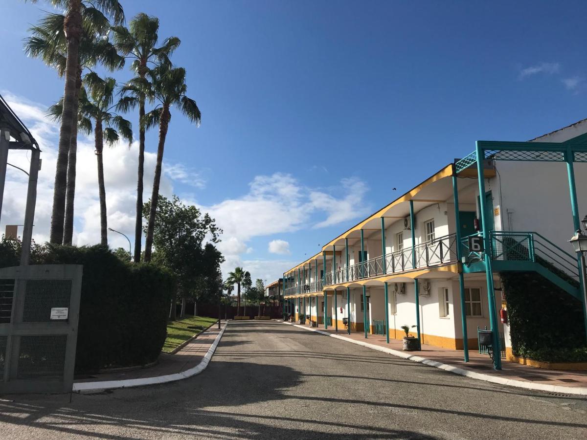 Hotel Jm Jardin De La Reina Guillena Εξωτερικό φωτογραφία