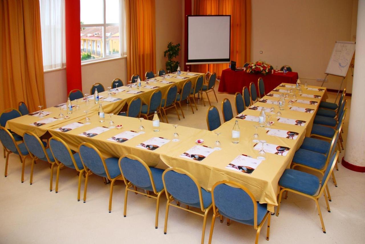 Hotel Jm Jardin De La Reina Guillena Εξωτερικό φωτογραφία