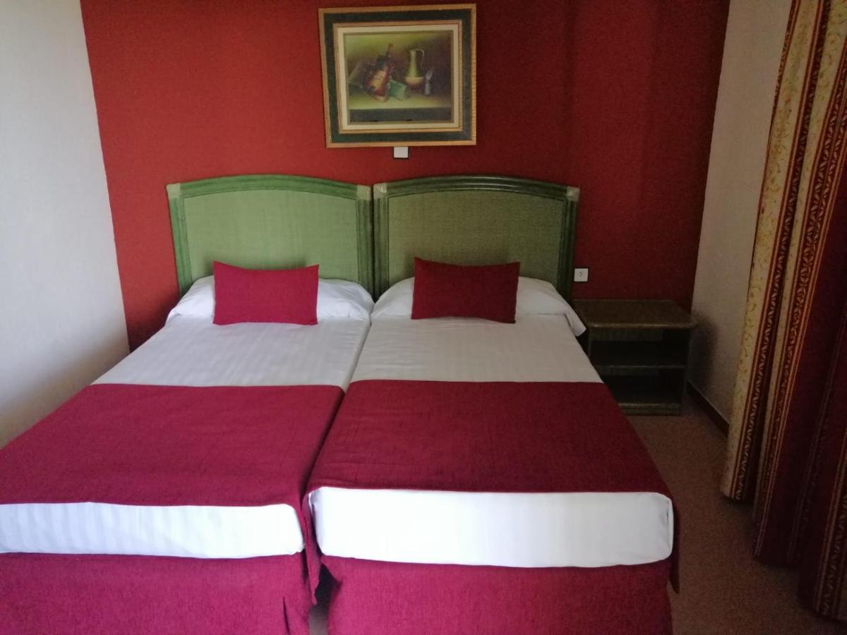 Hotel Jm Jardin De La Reina Guillena Εξωτερικό φωτογραφία