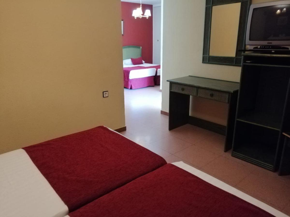 Hotel Jm Jardin De La Reina Guillena Εξωτερικό φωτογραφία