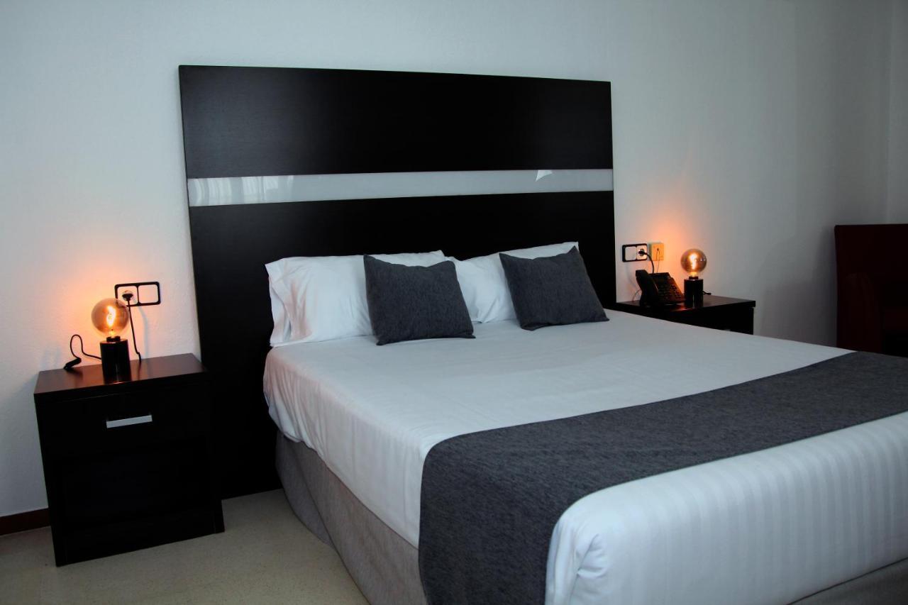 Hotel Jm Jardin De La Reina Guillena Εξωτερικό φωτογραφία