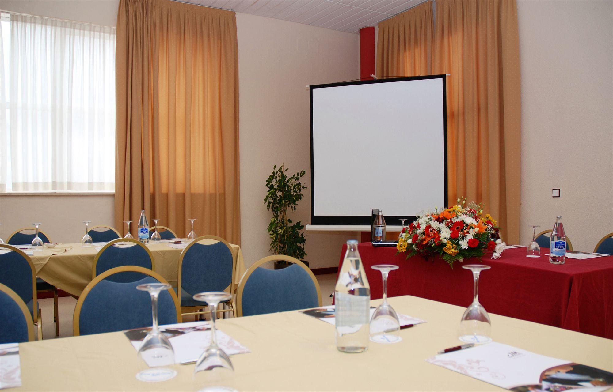 Hotel Jm Jardin De La Reina Guillena Εξωτερικό φωτογραφία